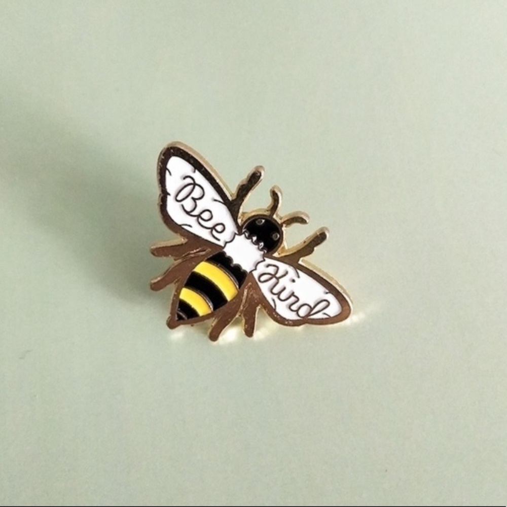 “Bee Kind” pin 🐝